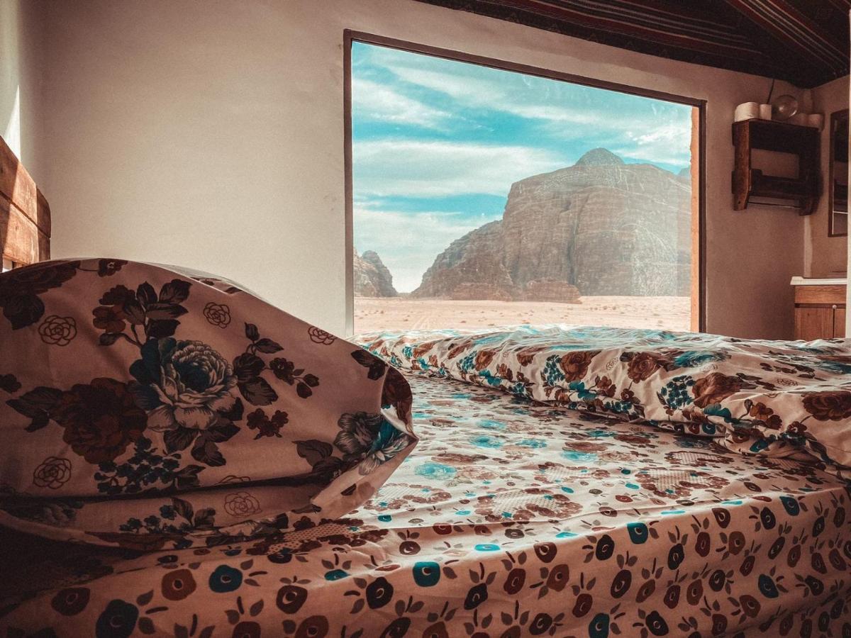 Martian Camp Hotel Wadi Rum Bagian luar foto