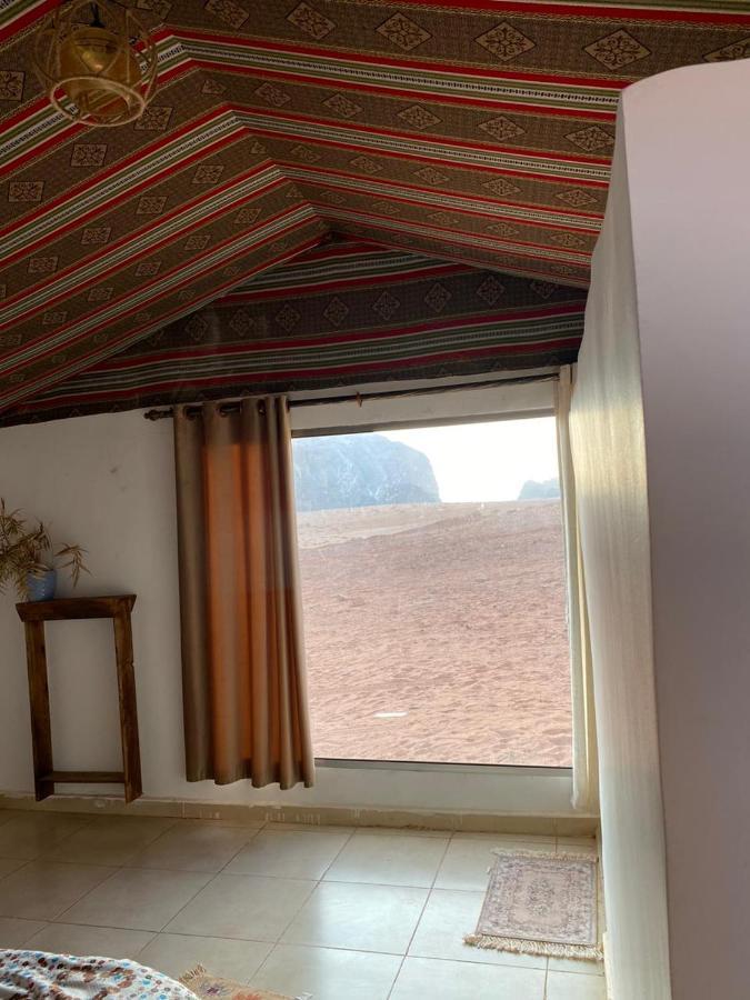 Martian Camp Hotel Wadi Rum Bagian luar foto