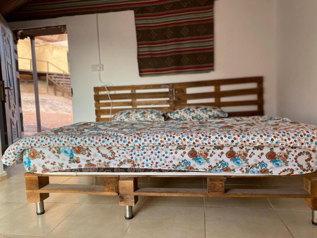 Martian Camp Hotel Wadi Rum Bagian luar foto