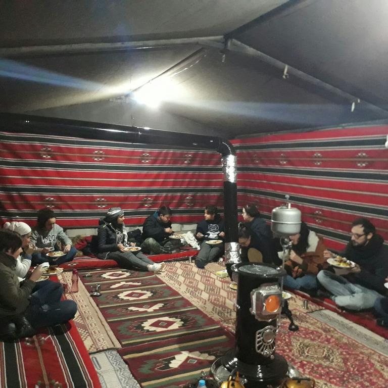 Martian Camp Hotel Wadi Rum Bagian luar foto