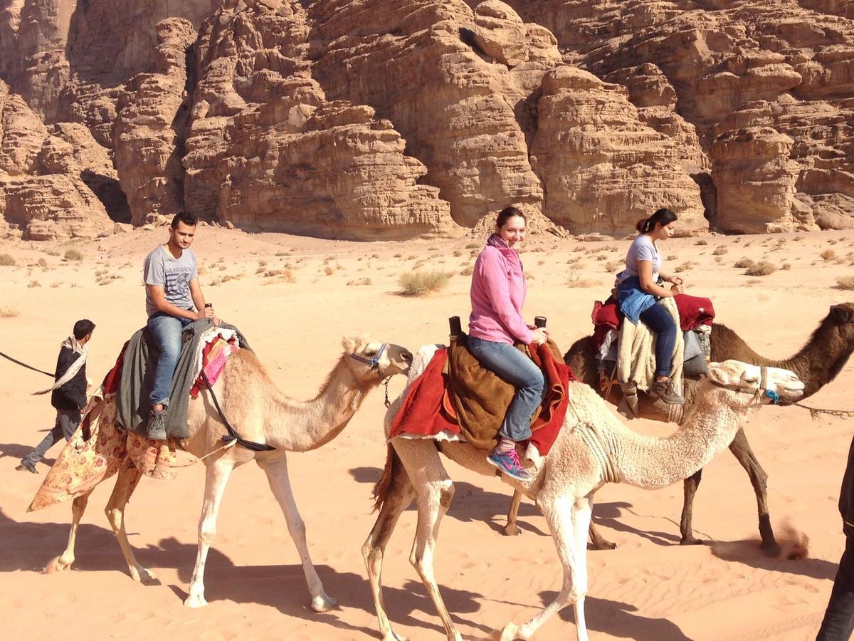 Martian Camp Hotel Wadi Rum Bagian luar foto