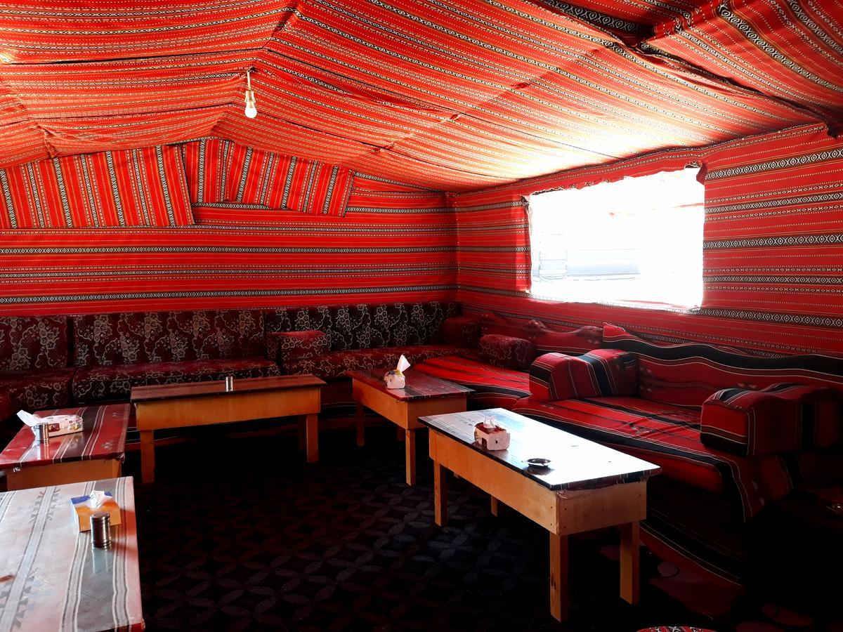 Martian Camp Hotel Wadi Rum Bagian luar foto