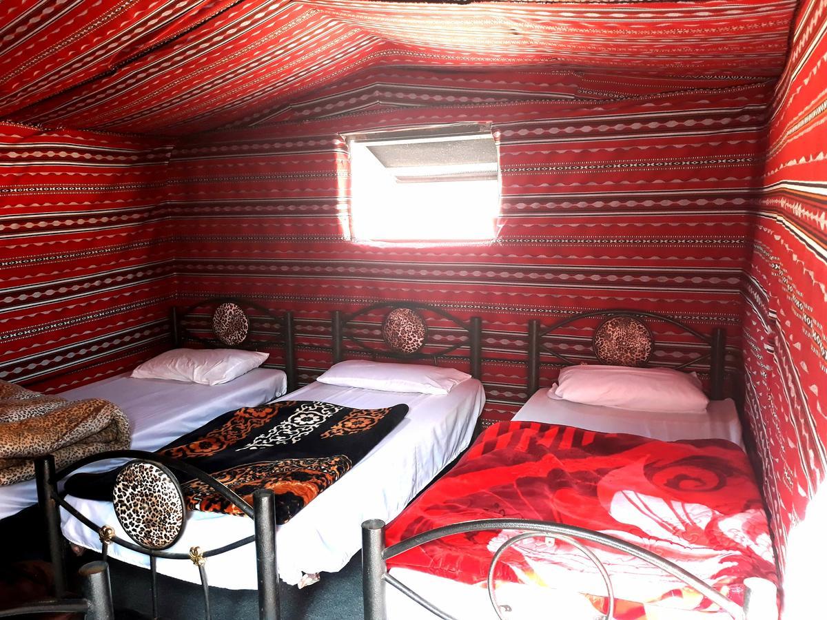 Martian Camp Hotel Wadi Rum Bagian luar foto