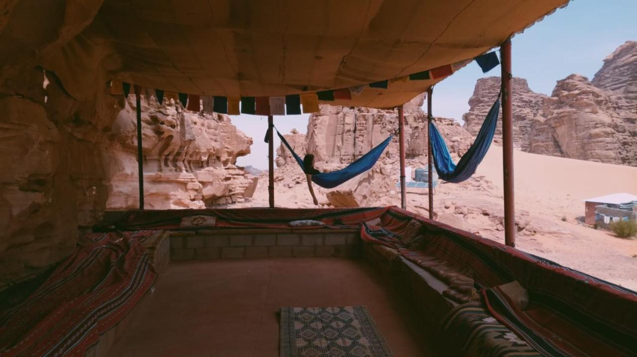 Martian Camp Hotel Wadi Rum Bagian luar foto