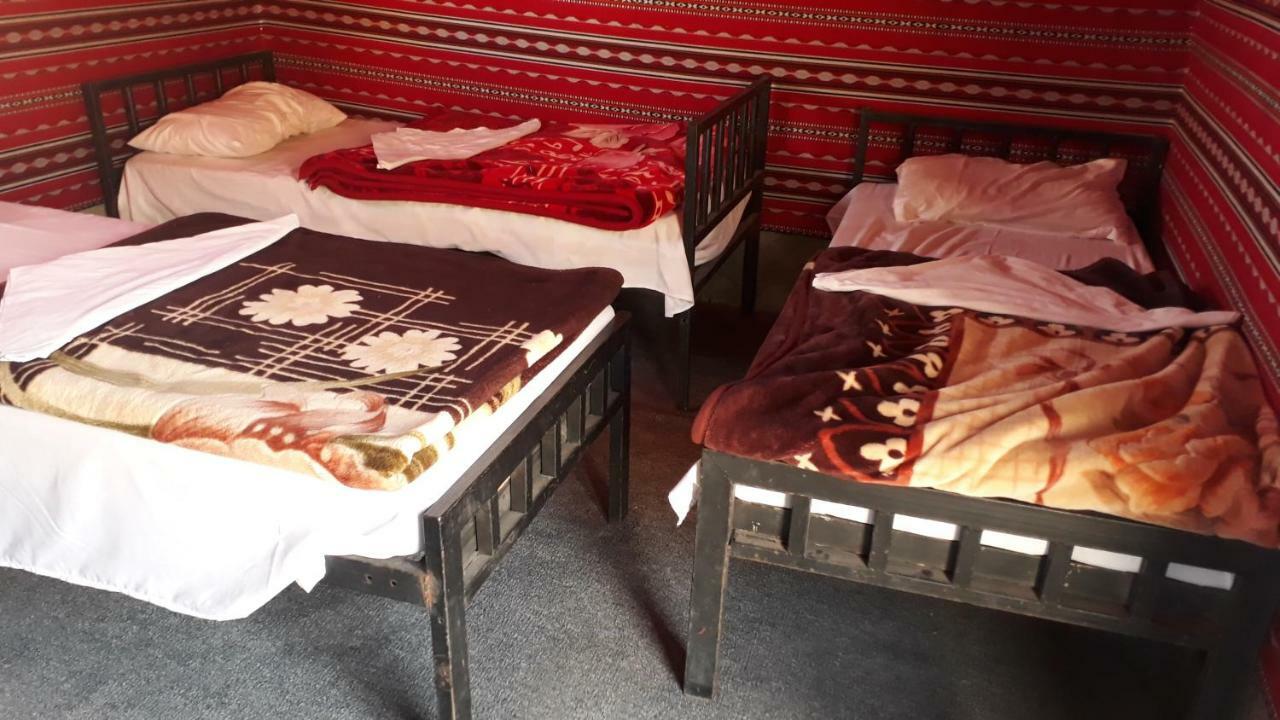 Martian Camp Hotel Wadi Rum Bagian luar foto