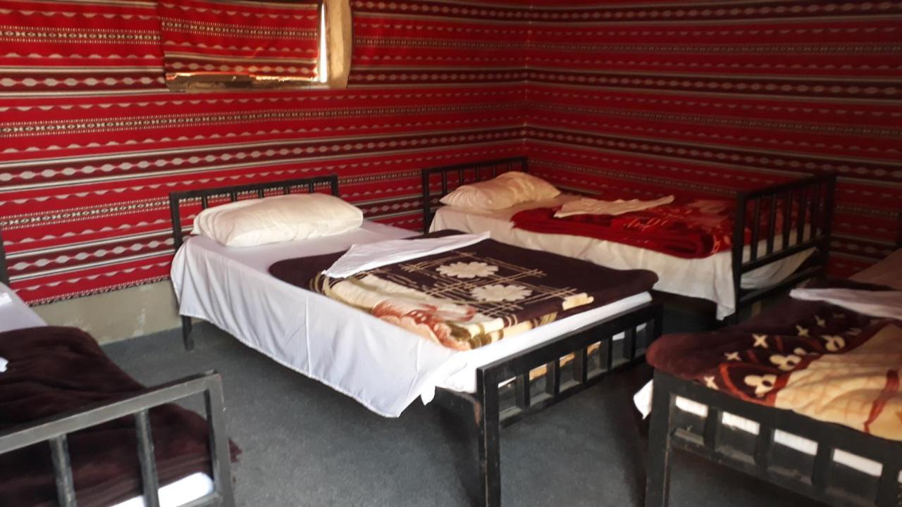 Martian Camp Hotel Wadi Rum Bagian luar foto