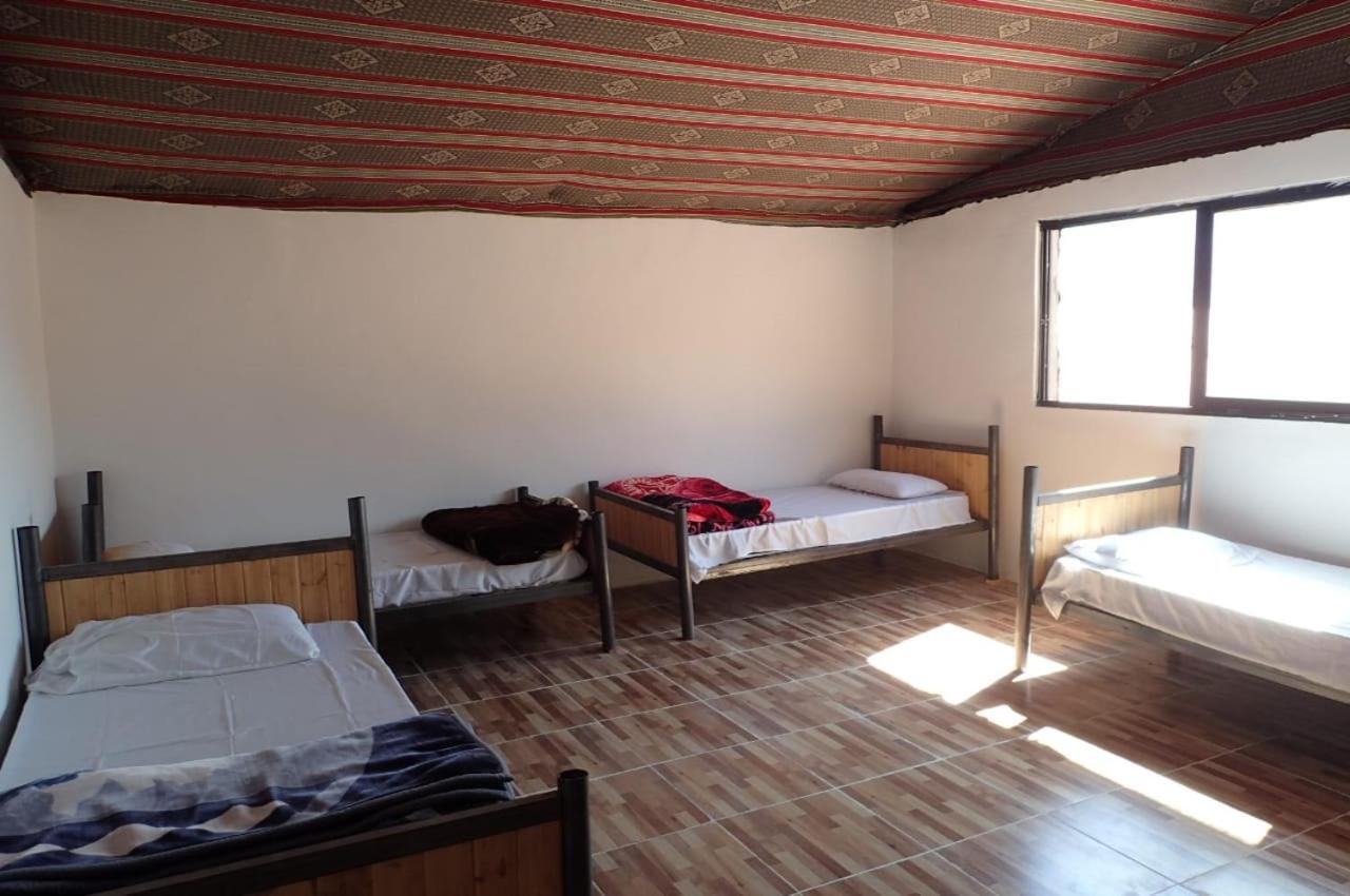 Martian Camp Hotel Wadi Rum Bagian luar foto
