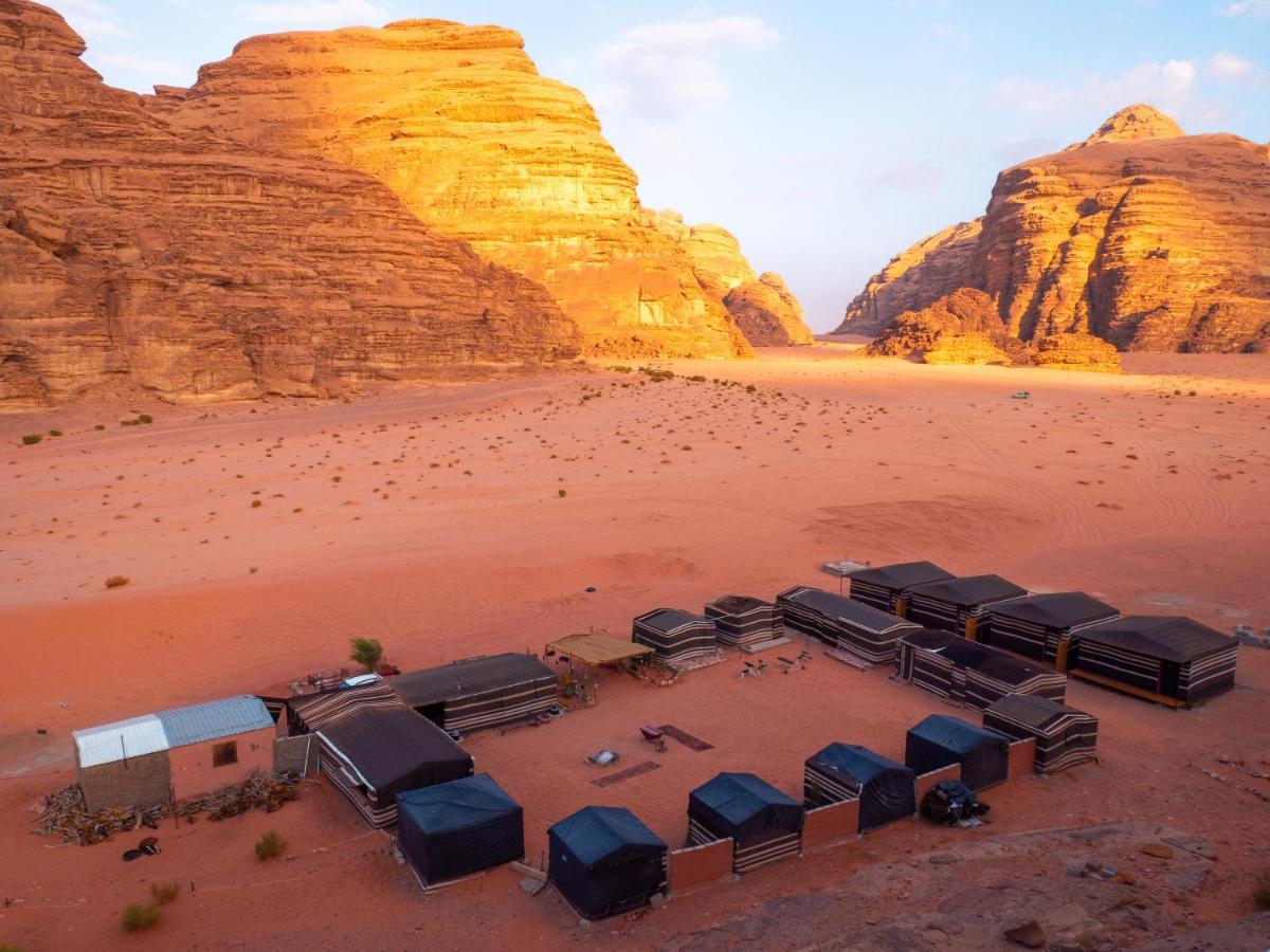 Martian Camp Hotel Wadi Rum Bagian luar foto