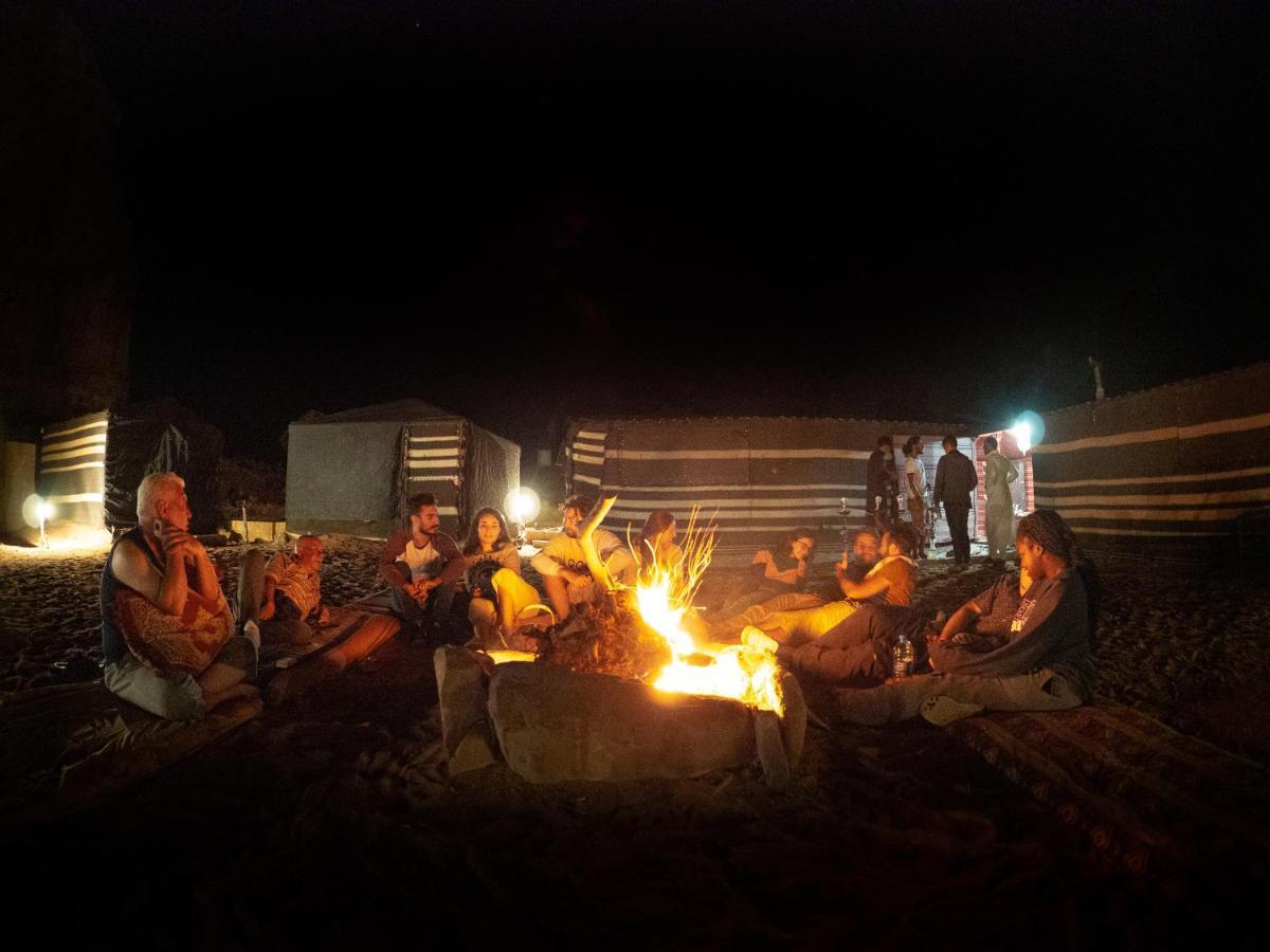 Martian Camp Hotel Wadi Rum Bagian luar foto