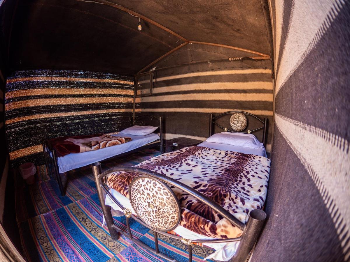 Martian Camp Hotel Wadi Rum Bagian luar foto