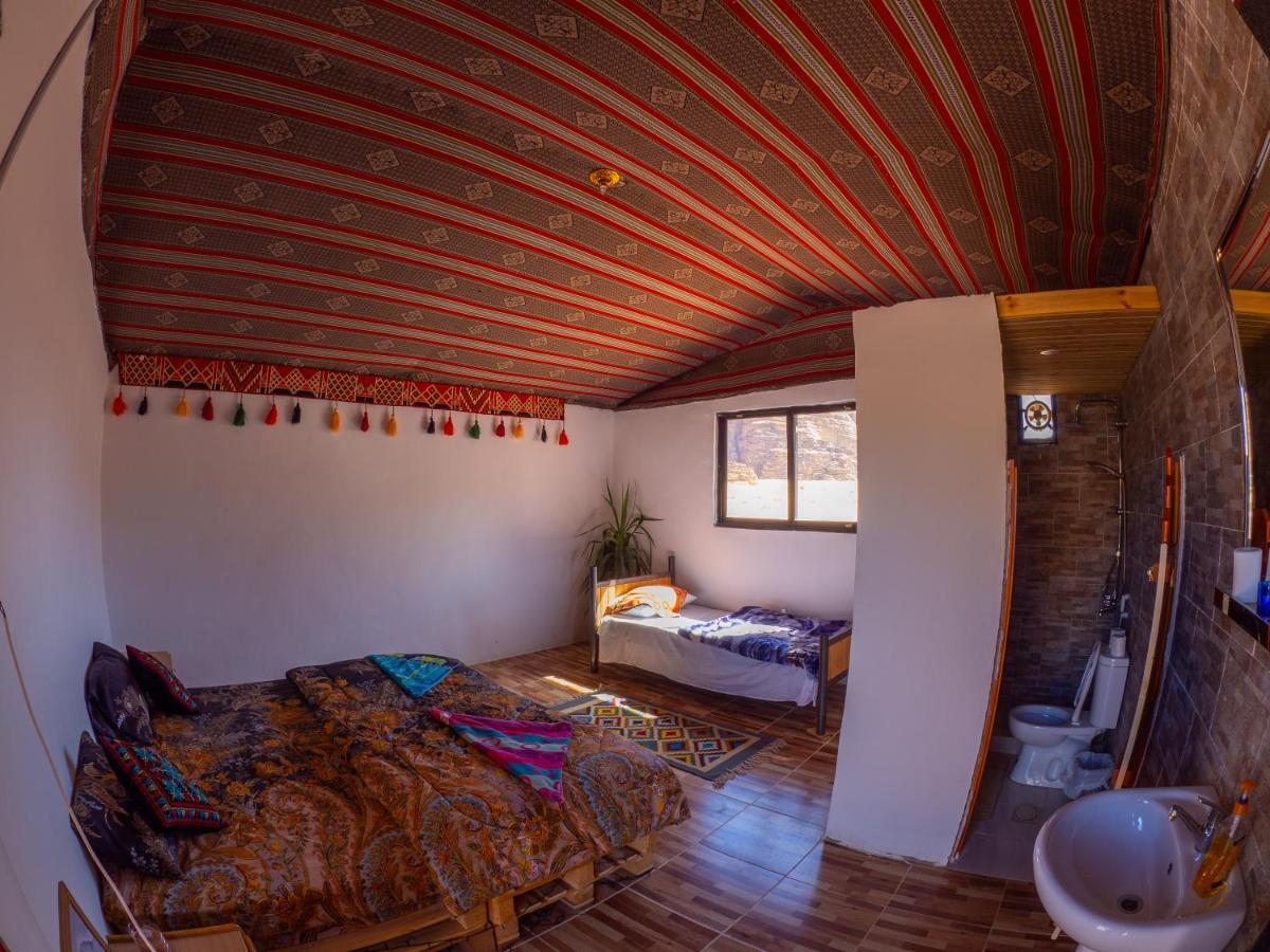 Martian Camp Hotel Wadi Rum Bagian luar foto