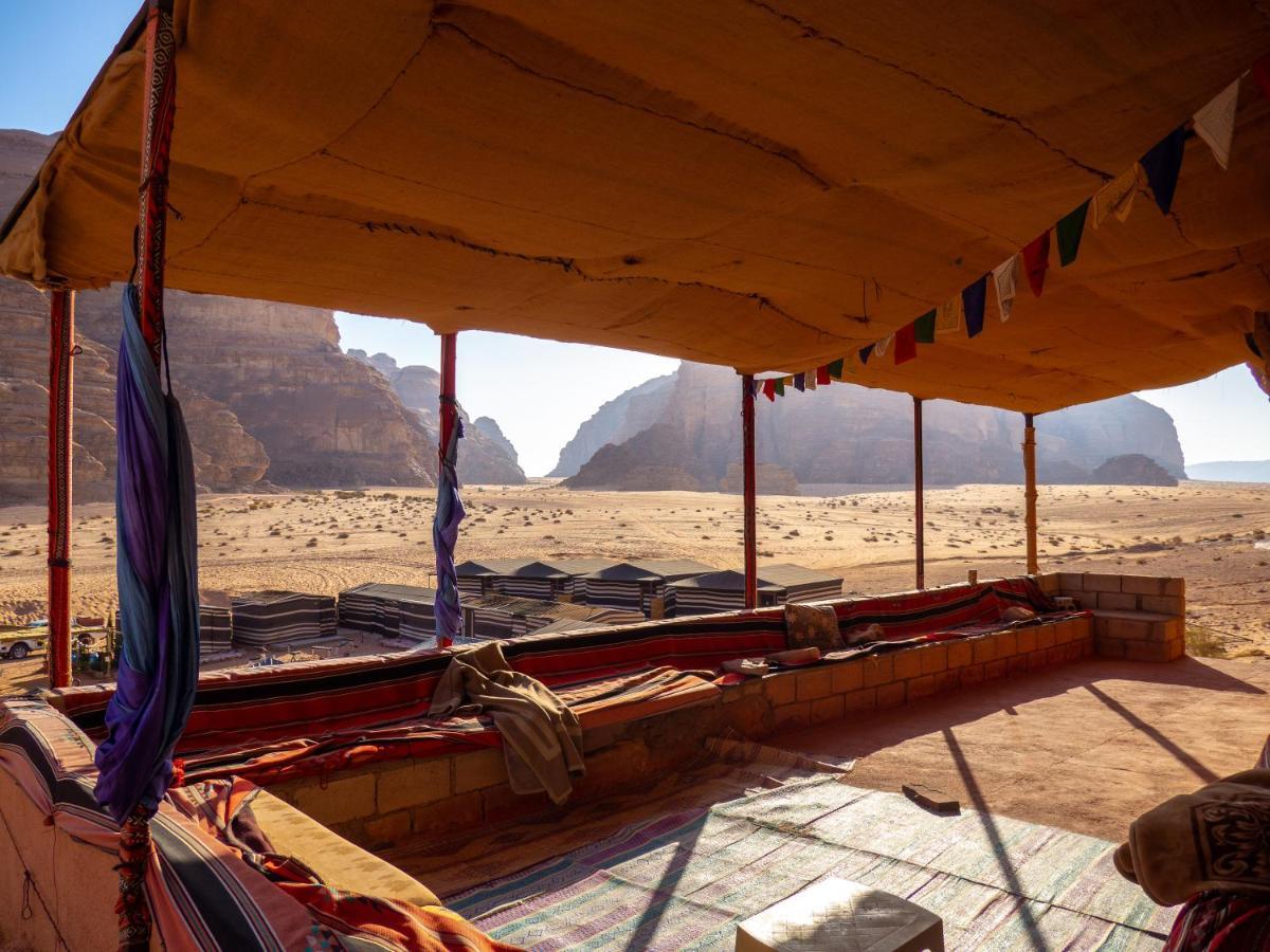 Martian Camp Hotel Wadi Rum Bagian luar foto