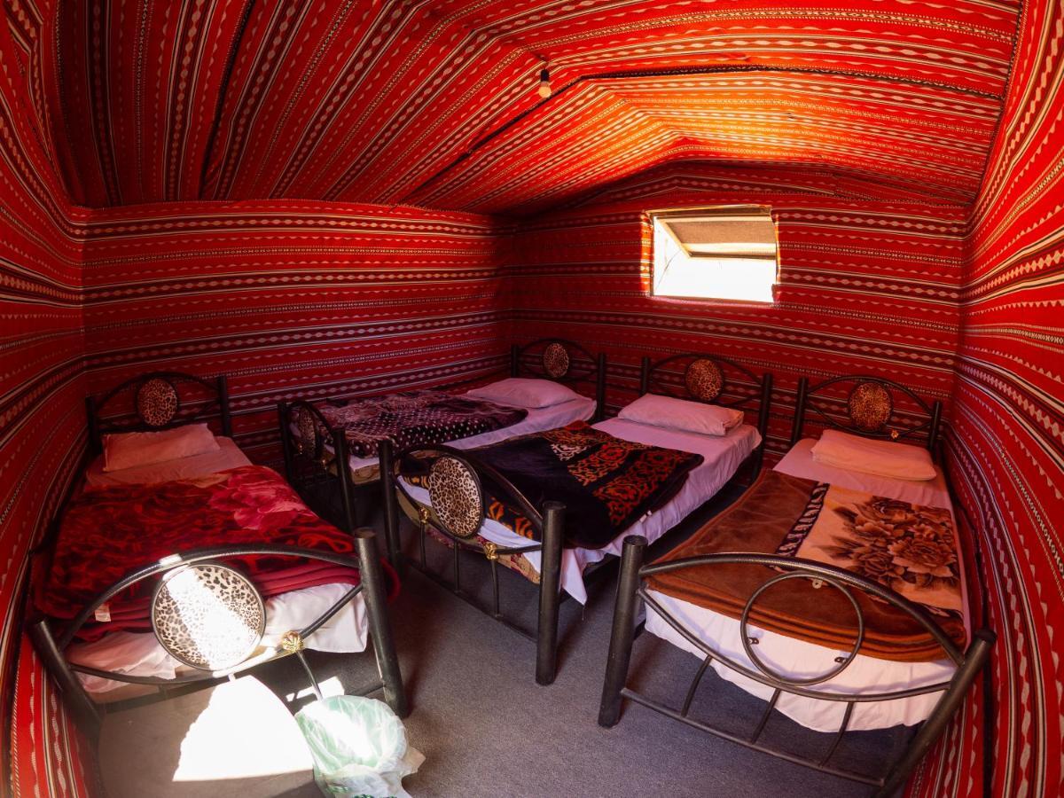 Martian Camp Hotel Wadi Rum Bagian luar foto