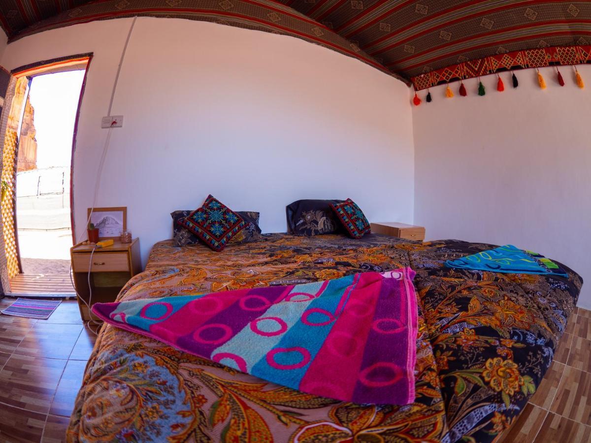 Martian Camp Hotel Wadi Rum Bagian luar foto